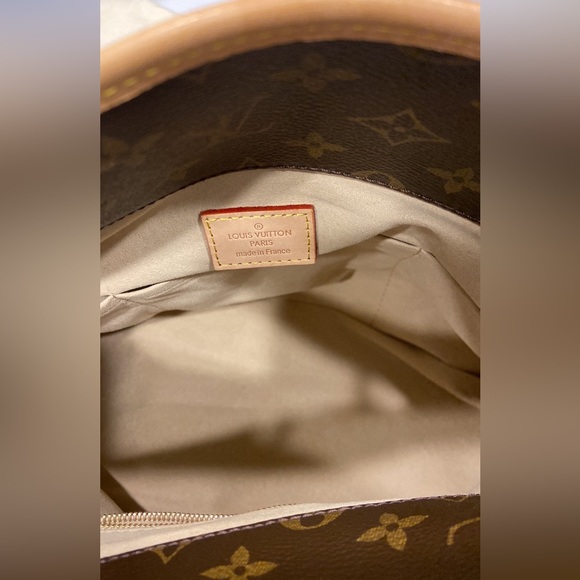 Louis Vuitton
Artsy Handbag Monogram Canvas MM - Picture 4 of 6